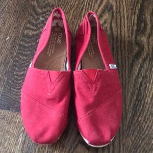Brand new red toms